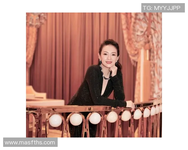 世界足球明星太太的生活与魅力揭秘：她们如何在光环下展现真实自我