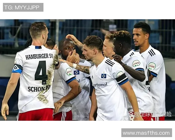 足球明星在俱乐部受伤引发球迷热议对球队未来的影响与应对策略